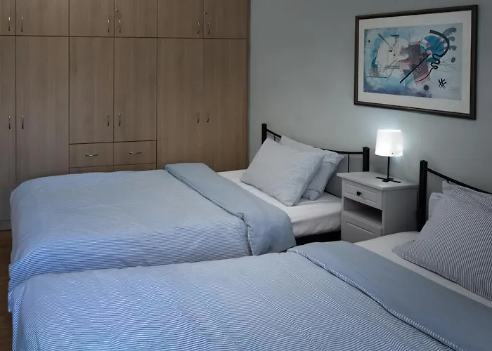 Ballas View 公寓 *